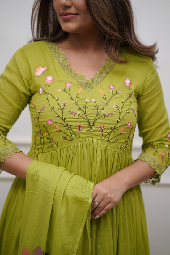 Green embroidered ethnic pure mul cotton kurta set for women by Kyathi