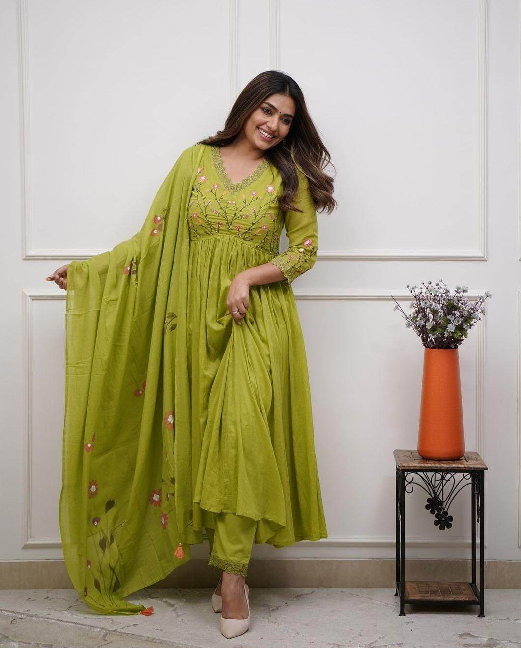 Green embroidered ethnic pur mul cotton kurta set for women by Kyathi