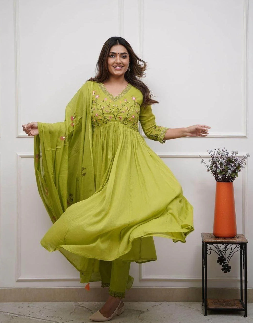 Green embroidered ethnic pure mul cotton kurta set for women by Kyathi