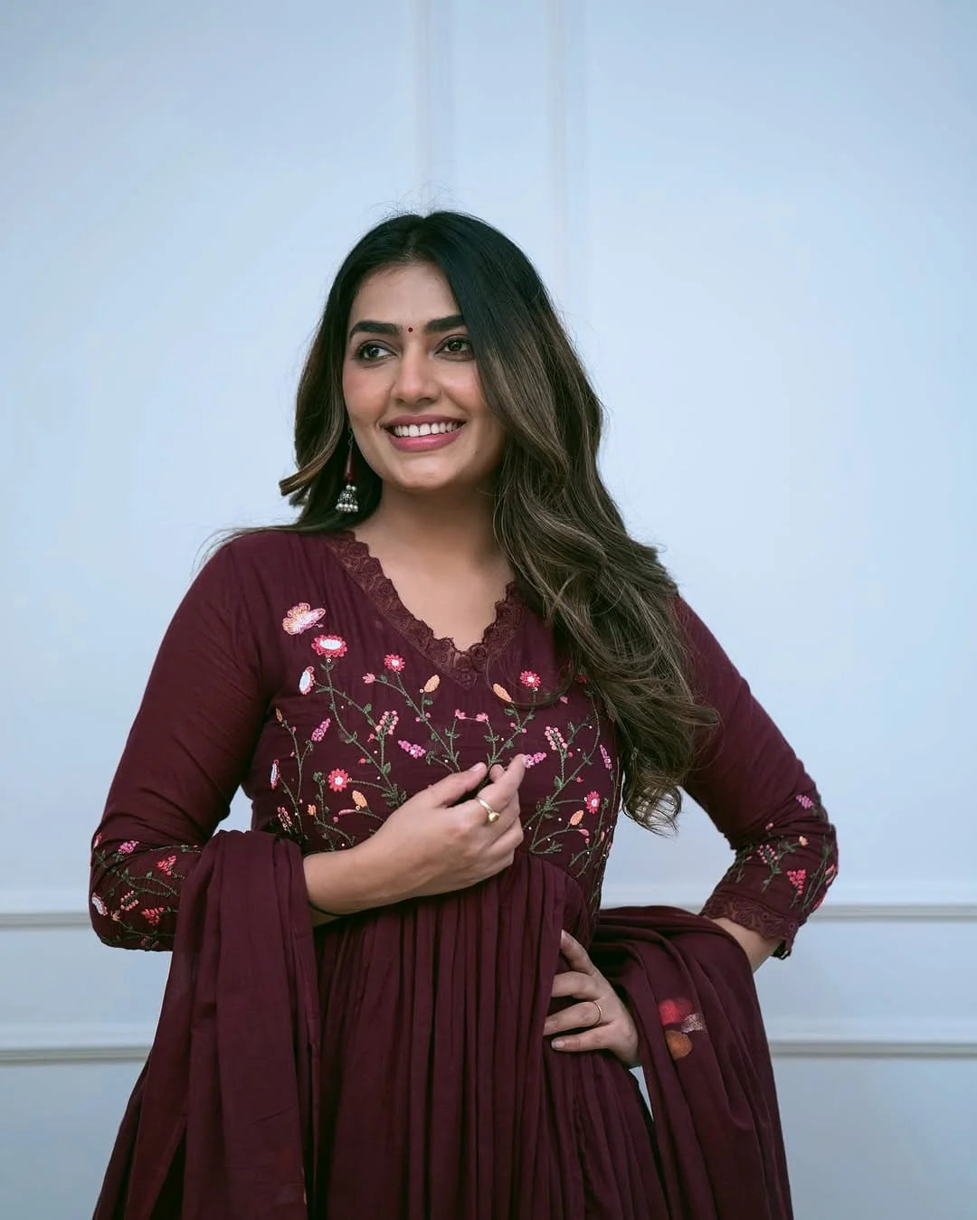 Green embroidered ethnic pur mul cotton kurta set for women by Kyathi